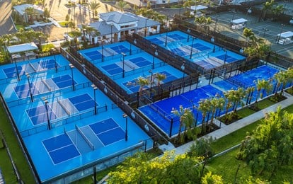 WORLD-CLASS RACQUET CLUB